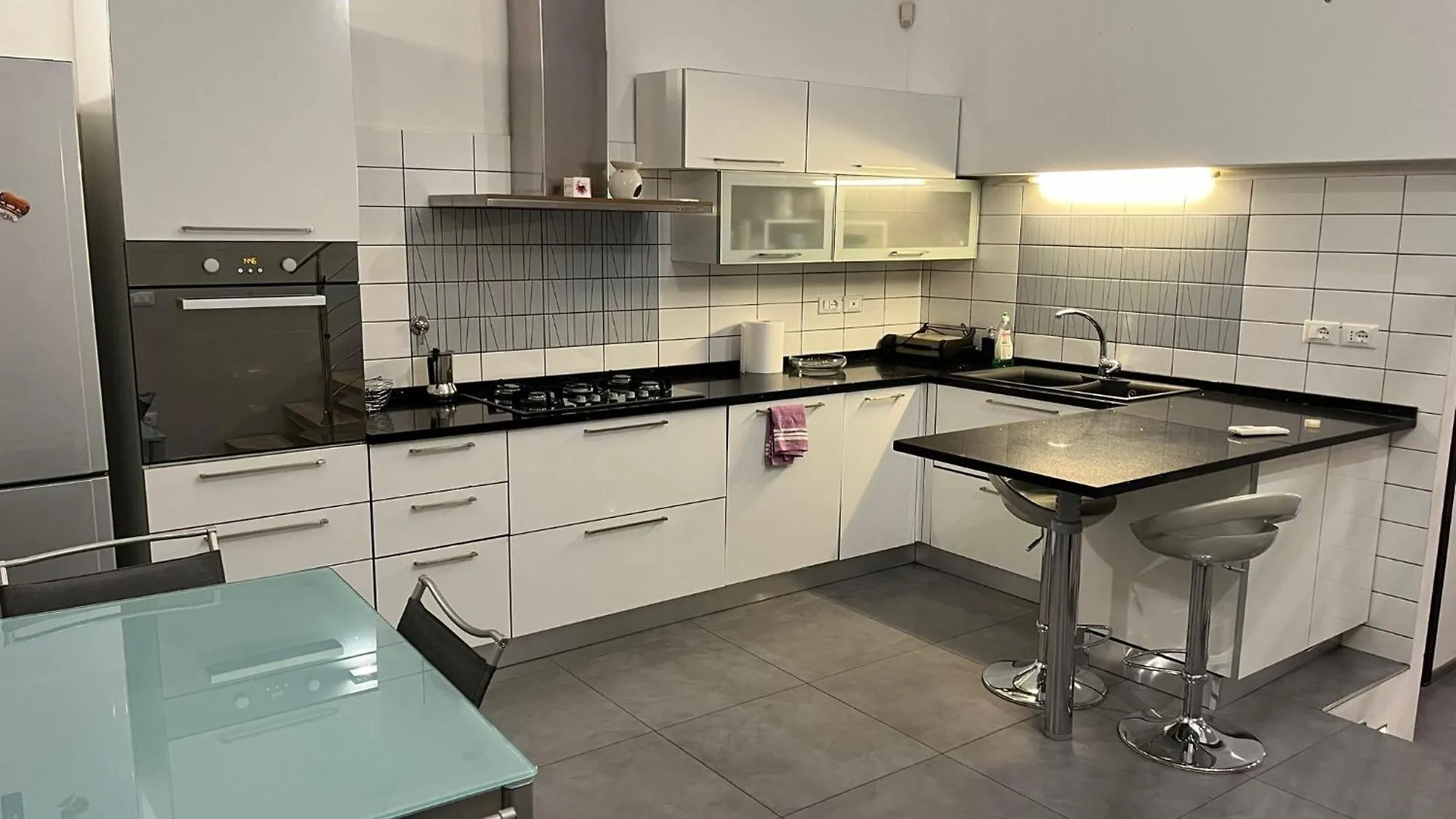 Exquisite 2Br Apartment Nearby Borgo San Frediano Florence Italy
